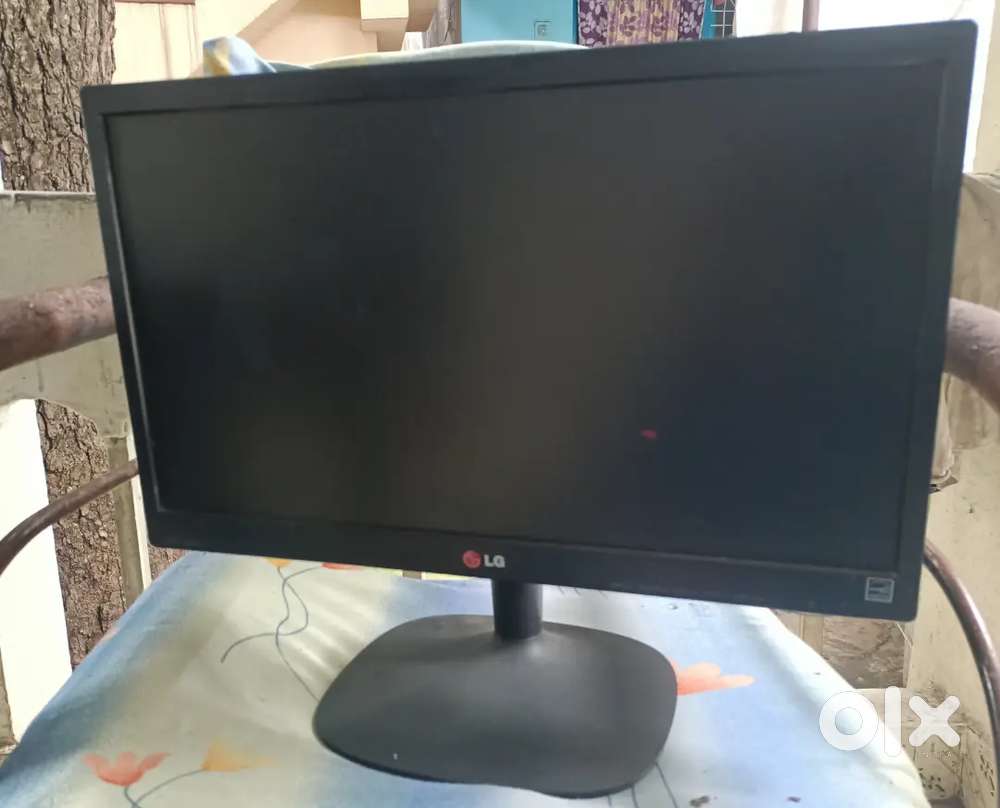 LG 20 INCH MONITOR GOOD WORKING CONDITION