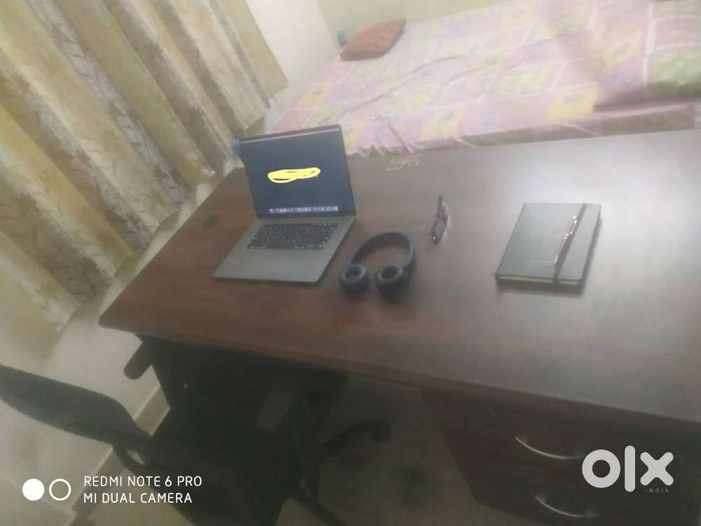 Premium Computer Table from Damro Furniture for Sale!