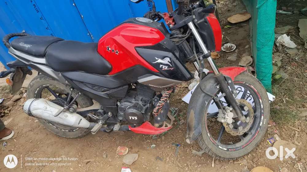 Tvs raider 125 Red black