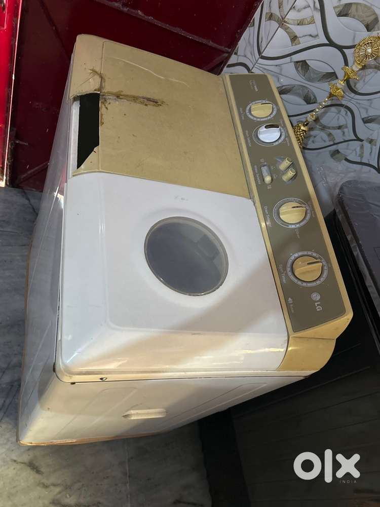 Lg ki washing machine yeh bus iske dry mei thodi prblm b 2012 ka model