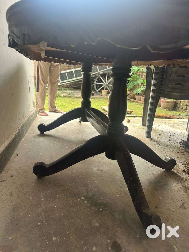 Solid Wooden Dining Table with 6 Chairs – Great Condition