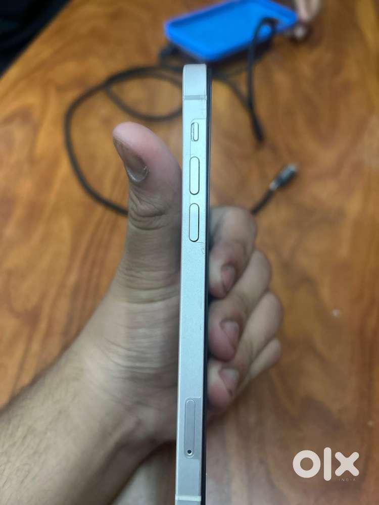 Iphone 12 128 (white)