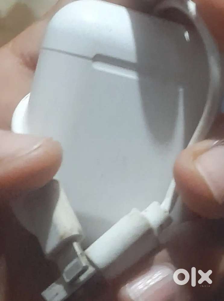 1 ultra watch 7 beld and 2 charger and 1 eyer beard kit