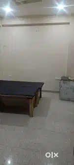 1BHK SEPERATE Room Available Near Bagwan Talkies Singal Boy/Girl Only.