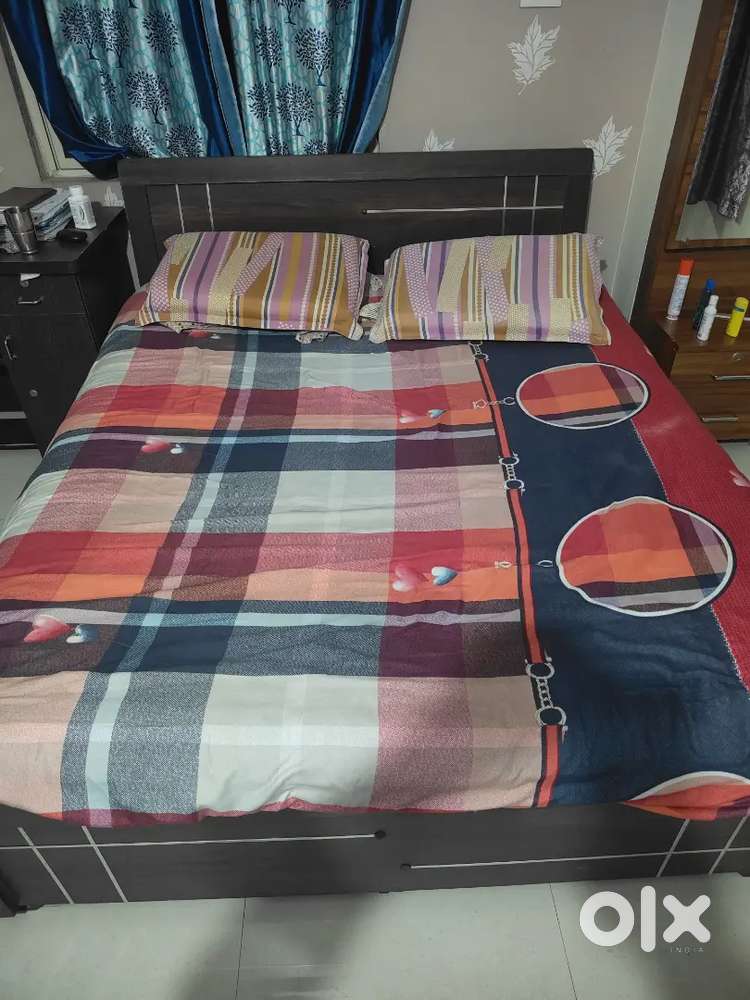 Selling bed