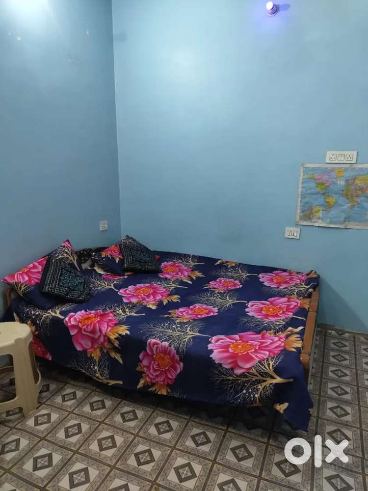 Rooms(PG) including food and furniture