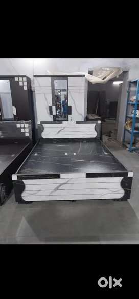 Brand new 6*5 bed with storage+3 door wodrob
