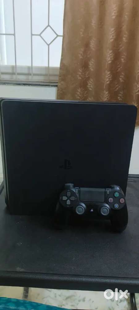Sony PS4 slim