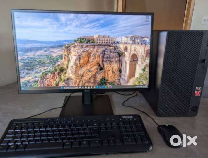 hp Desktop computer 7th Gen AMD  8 GB Ram