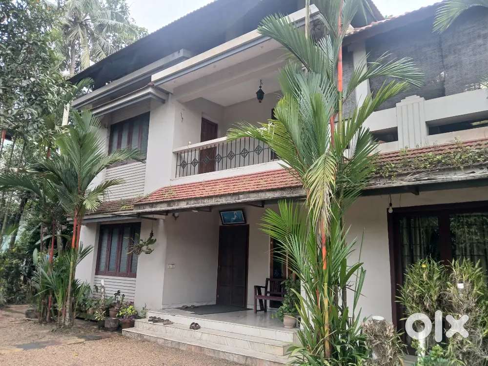 5 bhk big furnished intipentend house thiruvankulam