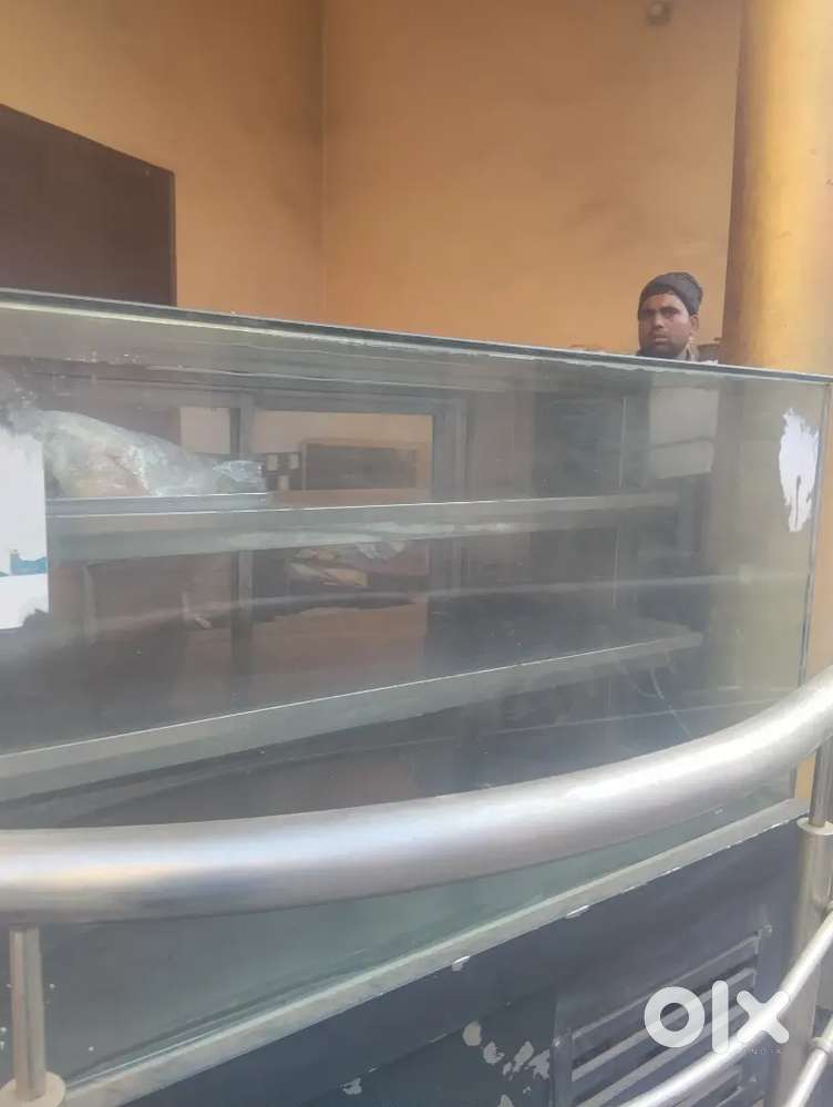 Sweet counter with cooling system