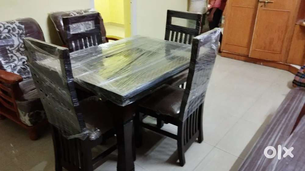 Supreet furniture brand new Dining table 4 setter