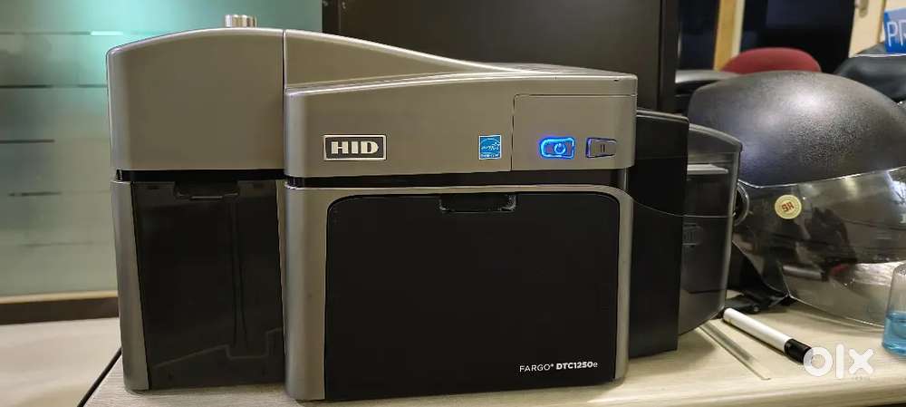 Urgent sale ID card printer Fargo DTC1250e