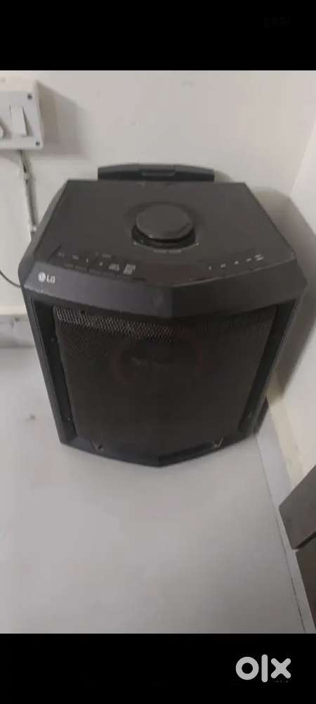 LG FH 2 bluetooth speaker (NEGOTIABLE)