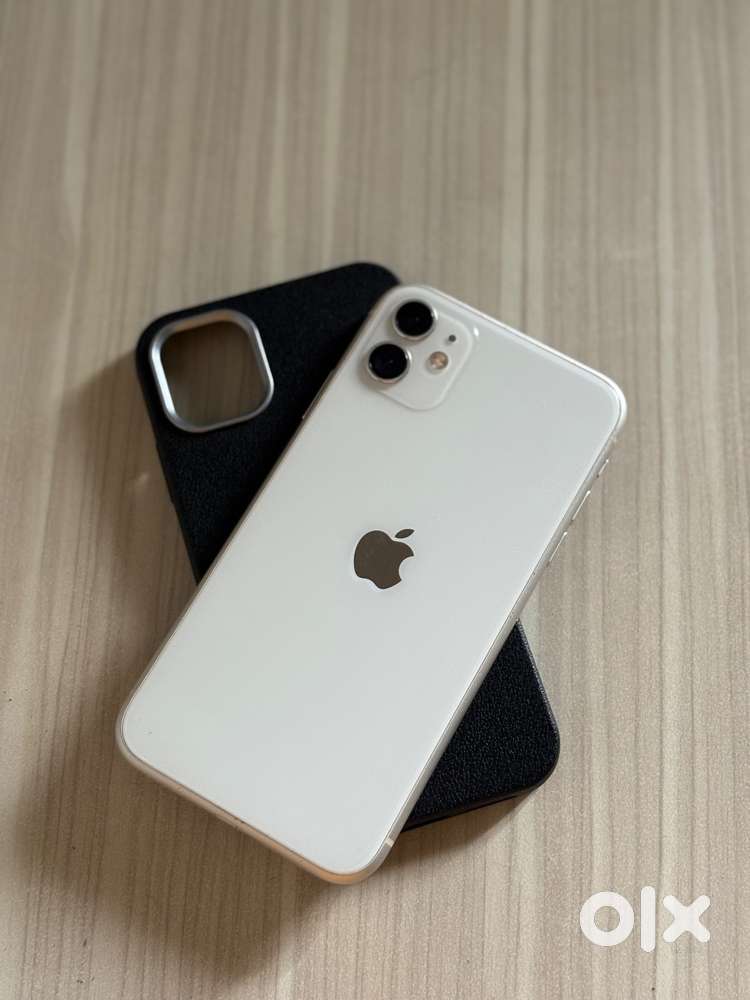 i phone 11 64gb no damage no scratch clean and good condition