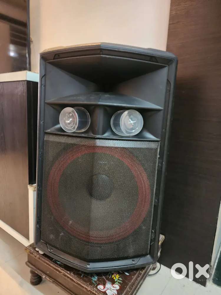 LG FJ7 Bluetooth Party Speaker