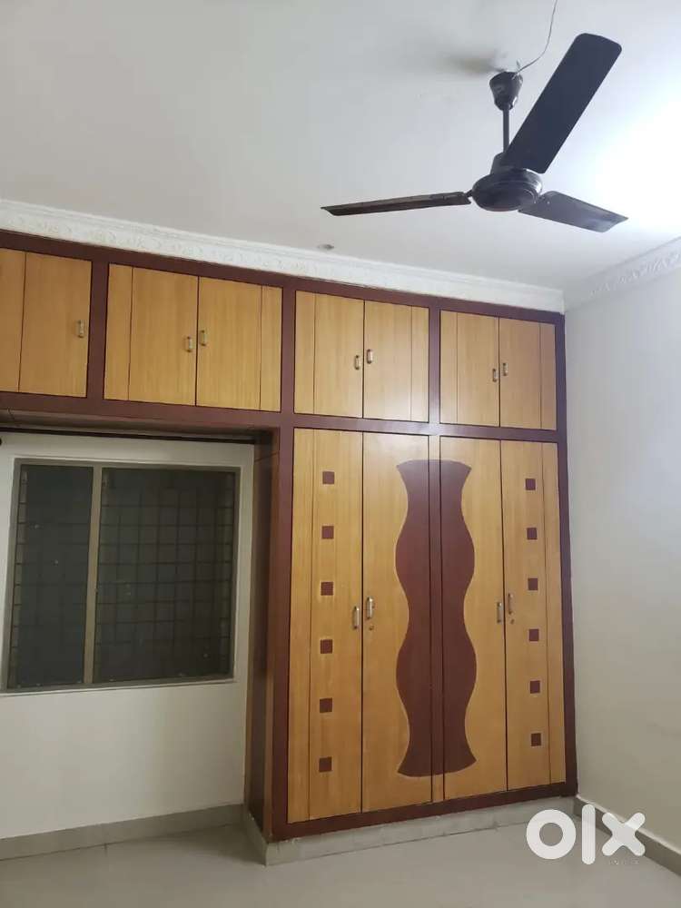 3bhk East facing Semi furnished gated community