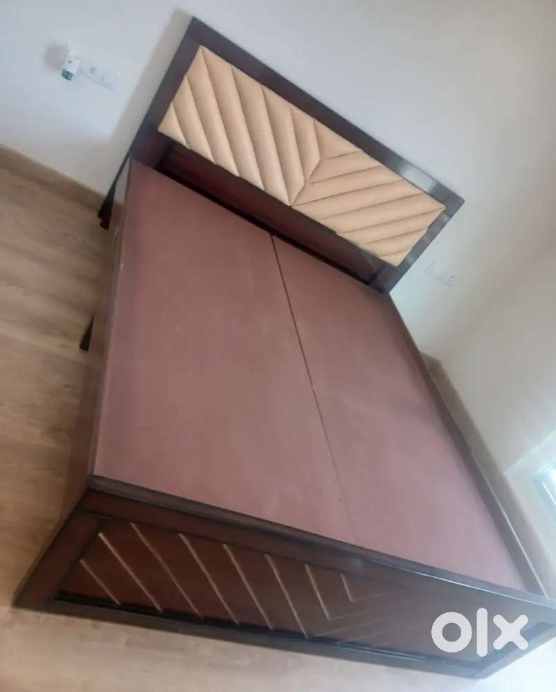 Brand new model Queen size bed without and head cushion wholesale pri