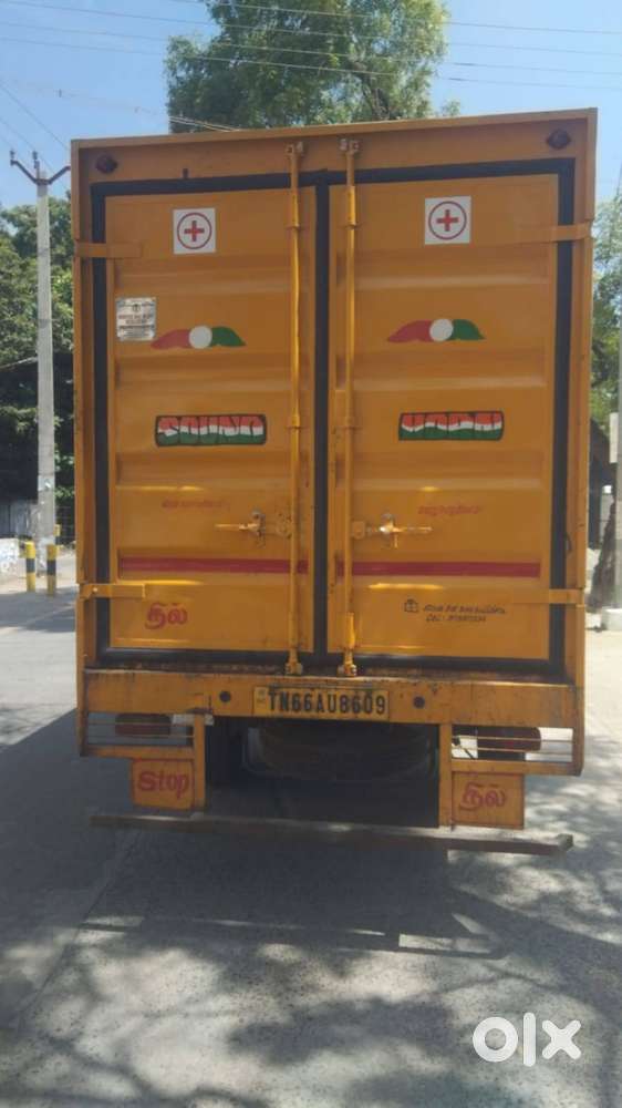 DRIVERS WANTED- HEAVY OR BATCH -LICENSE