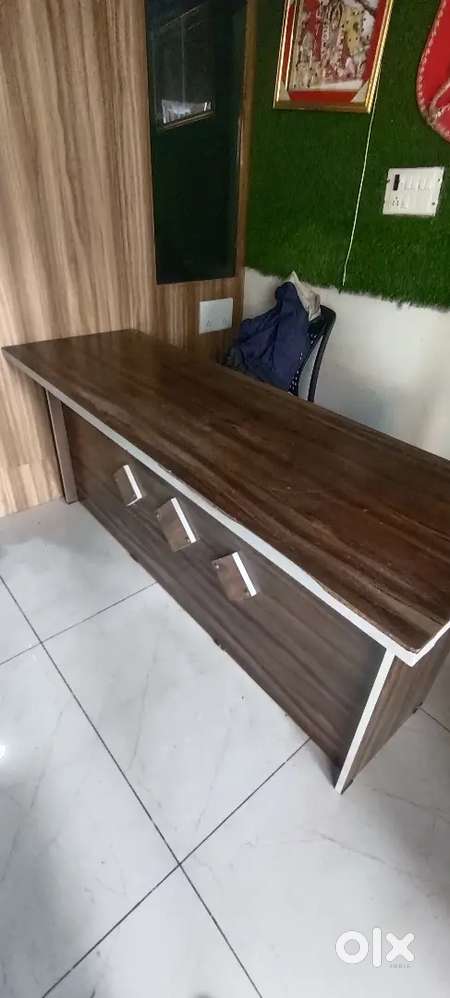 Office table for sale