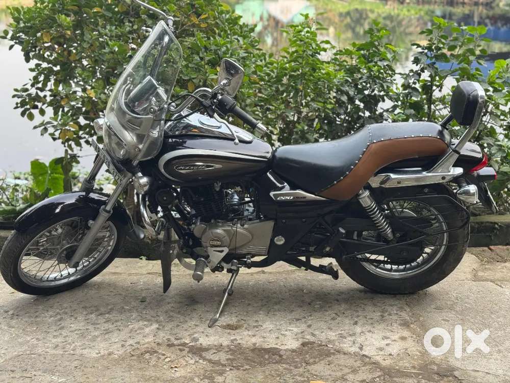 Bajaj AVENGER 220