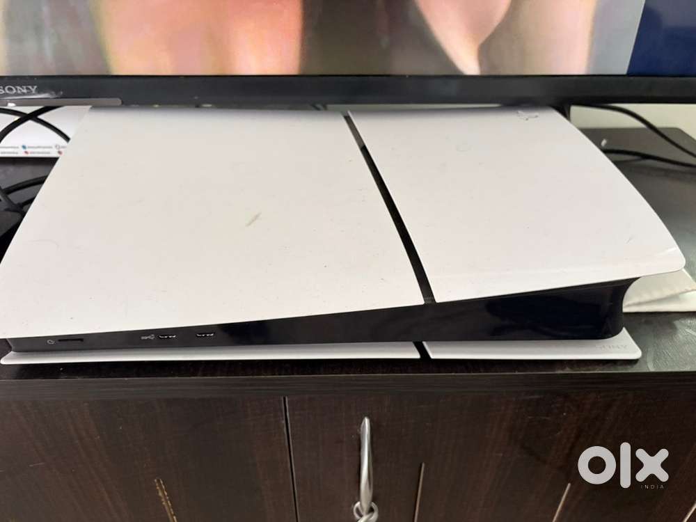 PS 5 sony white