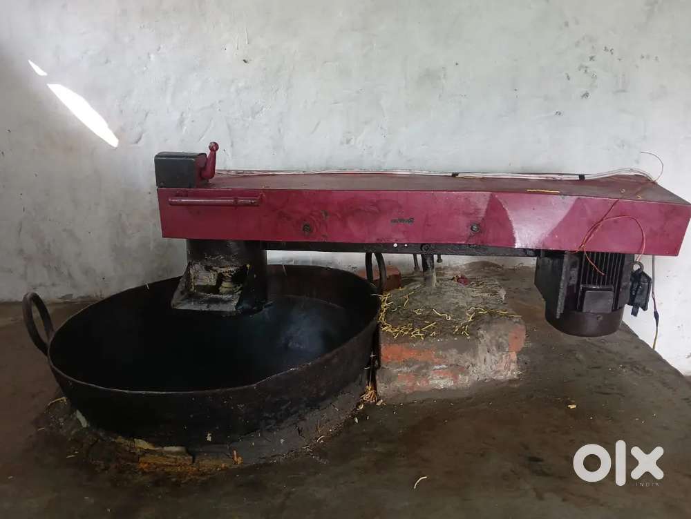 नमकीन फैक्ट्री का पूरा सेट है पूरा चालू कंडीशन में है