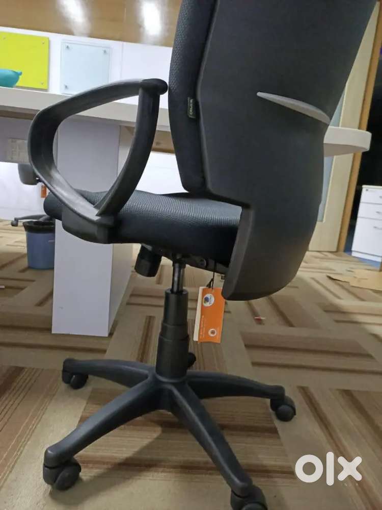 USED OFFICE CHAIR'S