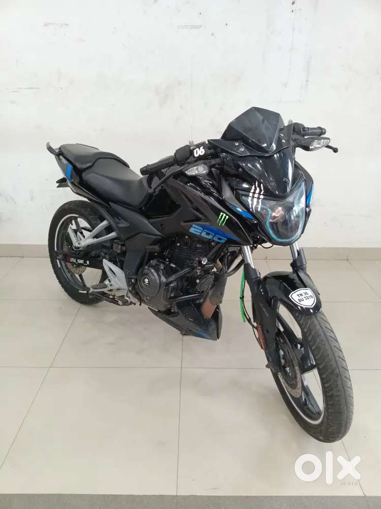 BAJAJ P150 BLACK 2023 MODEL