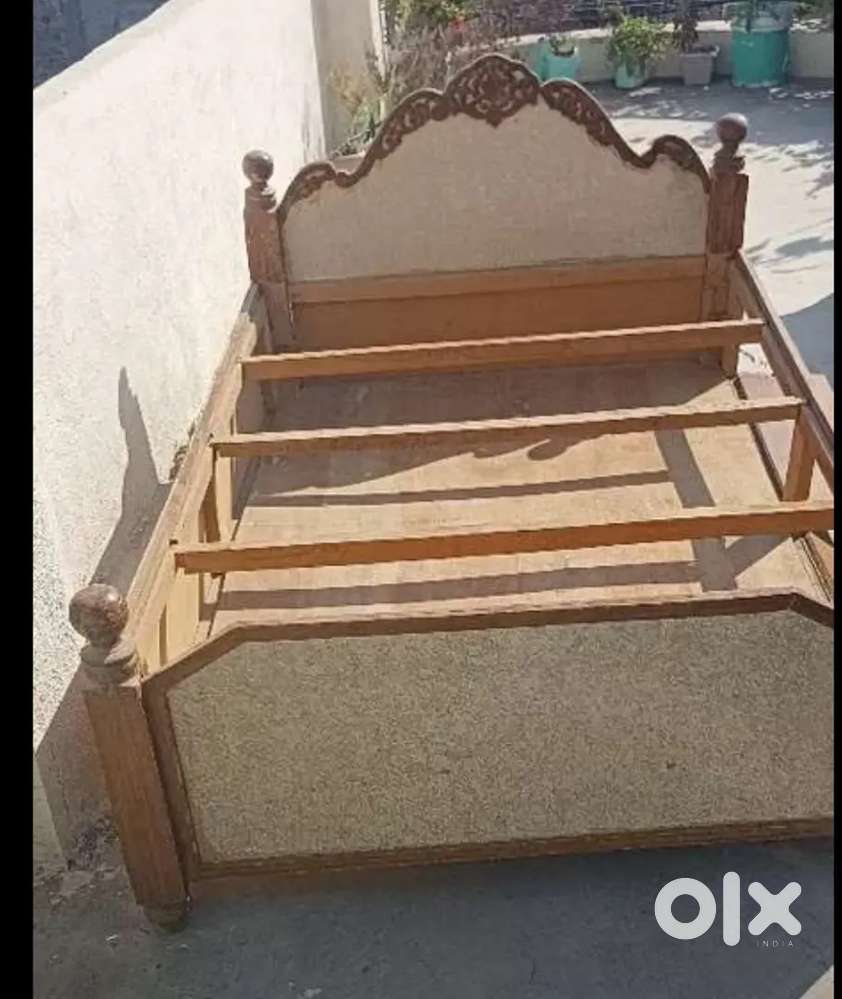 फोल्डिंग बॉक्स दिवाण