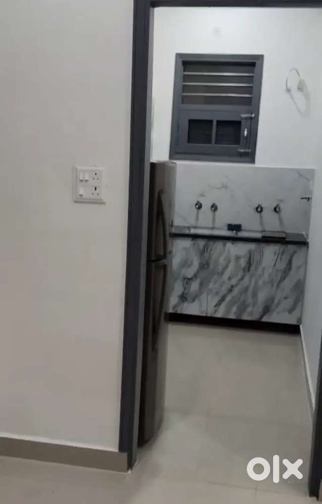 Need room mate single room available with separately attached washroom