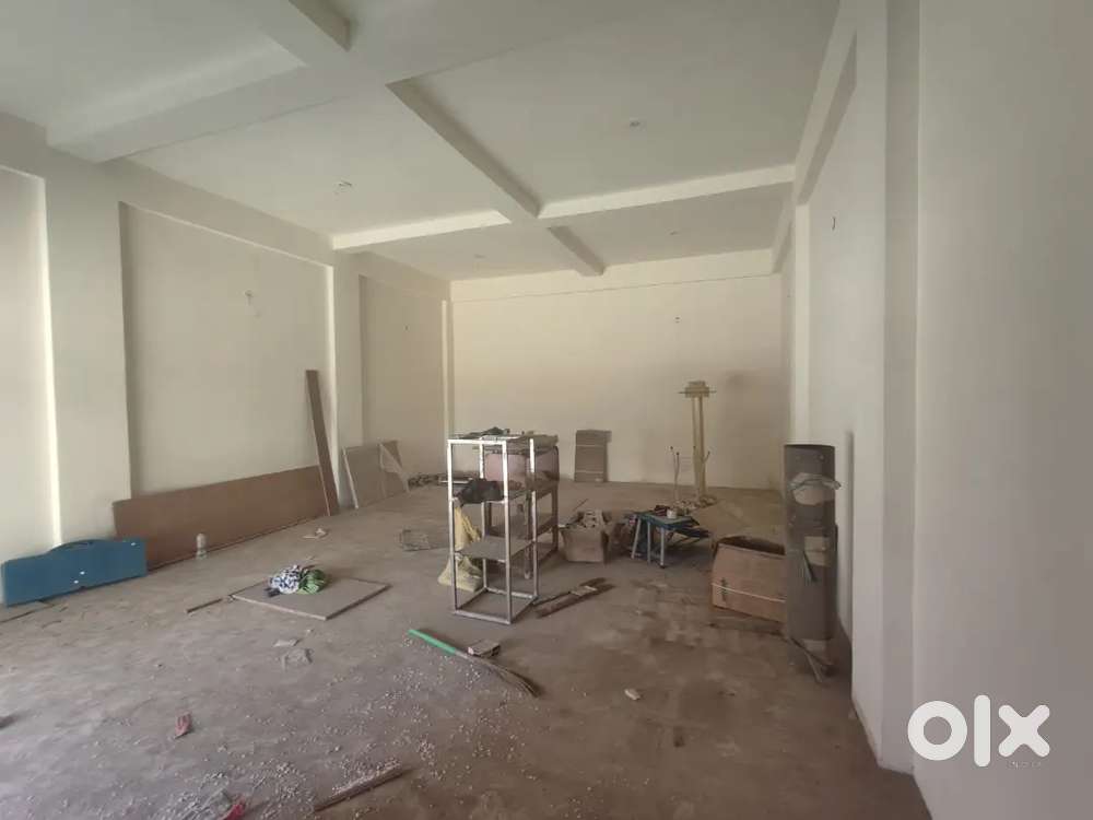 600 SQFT ground floor shop for rent in Main vidhyadhar Nagar jaipur.