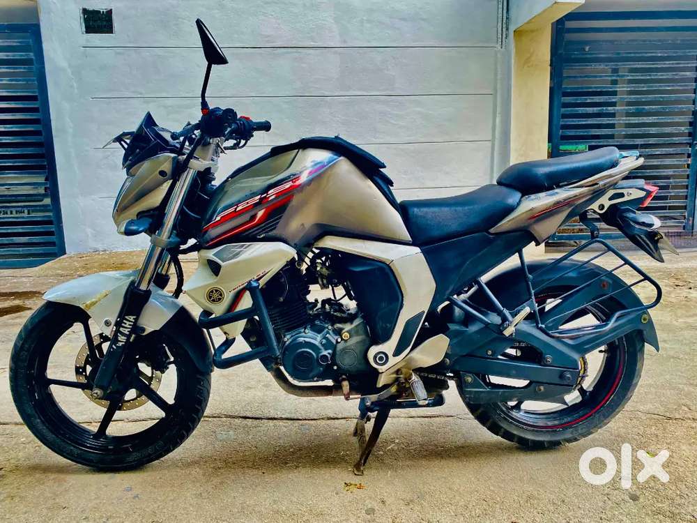 Yamaha fzs