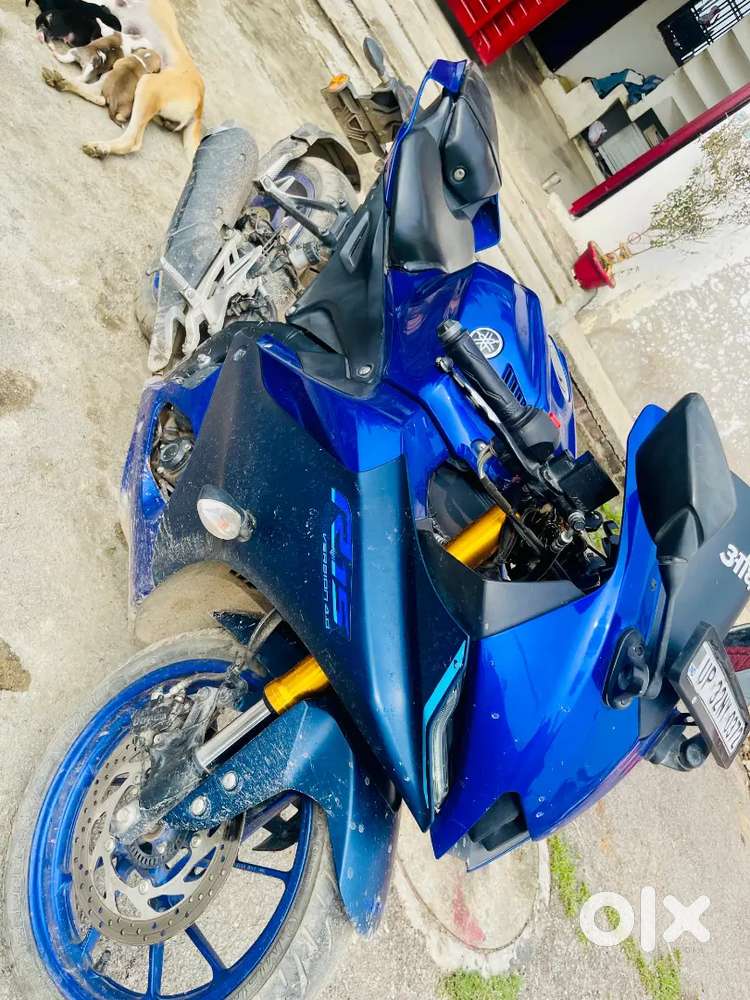 Yamaha R15 v4