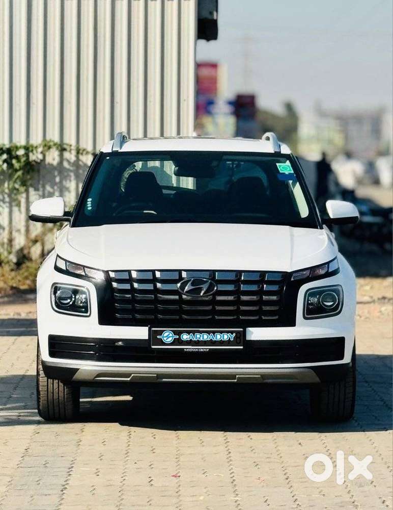 Hyundai Venue 1.0 S (O) Turbo DCT, 2025, Petrol