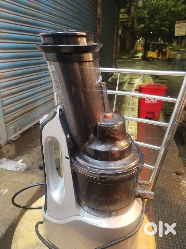 Juicer machine