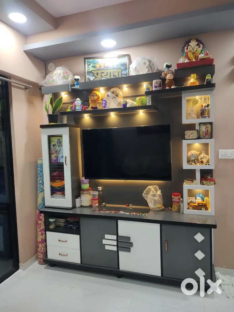 Tv unit with very good condition