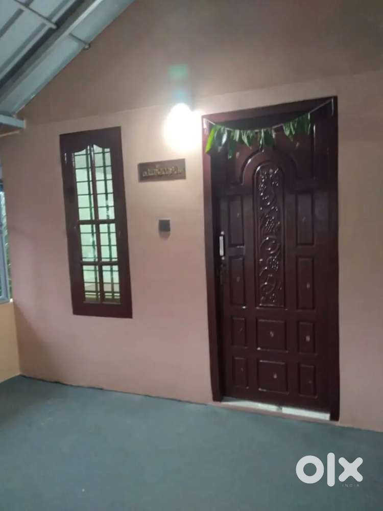 Room for rent at 6000
