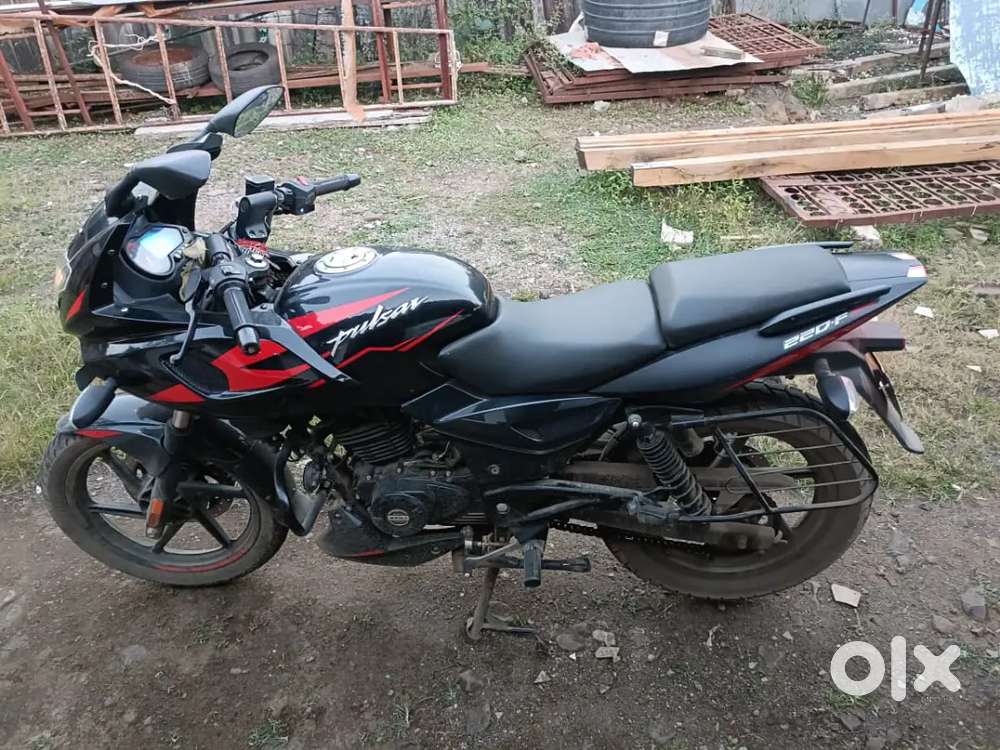 Bajaj Pulsar 220F 2021 model