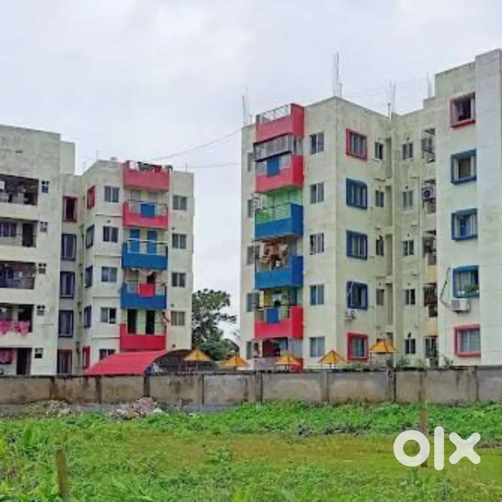 Nice environment.24x7 water and electricity.Park and puja mandap.