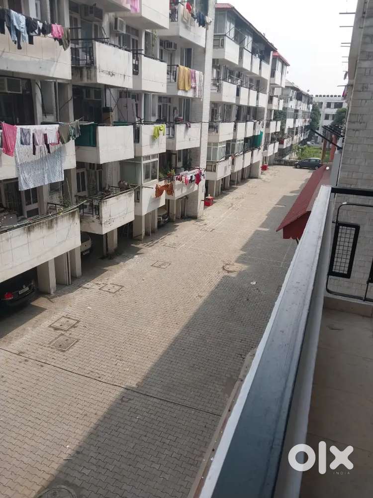 Green Belt 2bhk flat Sec 51A Chdg with lift 2nd floor and car parking