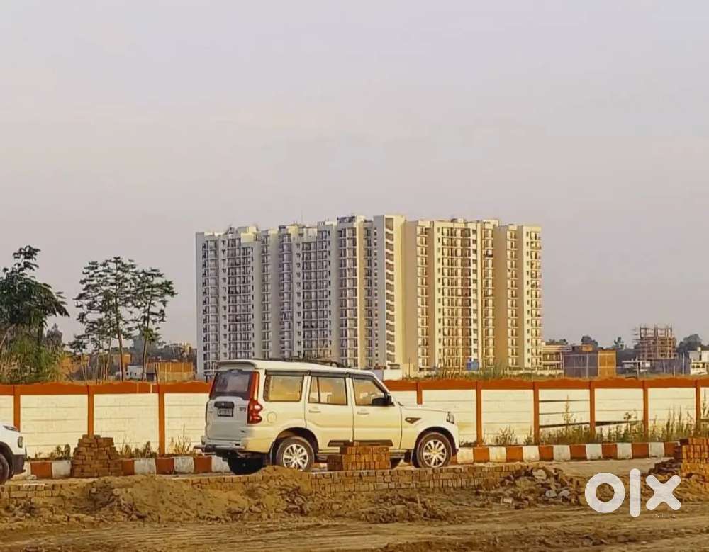 लखनऊ में कैंट के नजदीक सुल्तानपुर हाइवे पर आवासीय प्लॉट