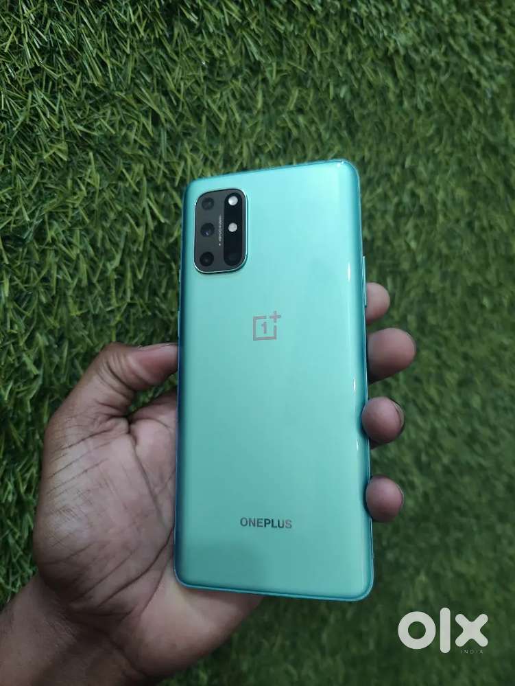 One Plus 8T 8/128 in New Condition