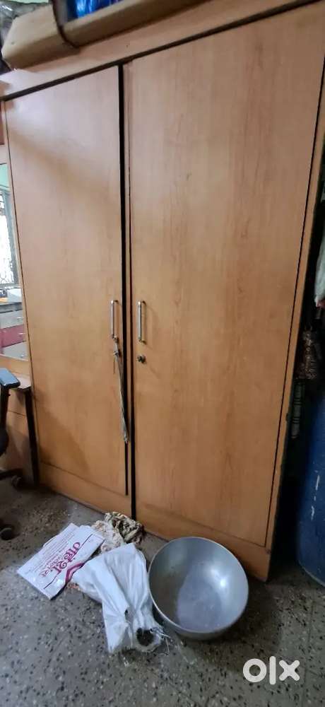 Urgent selling of wardrobe