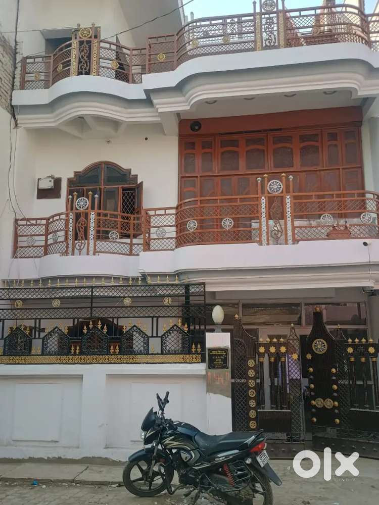 Nice location, everything is available, market and school is near