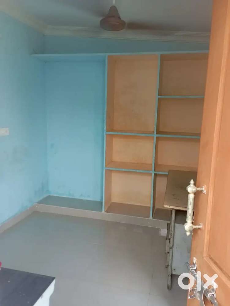 Penthouse (single room) for rent.