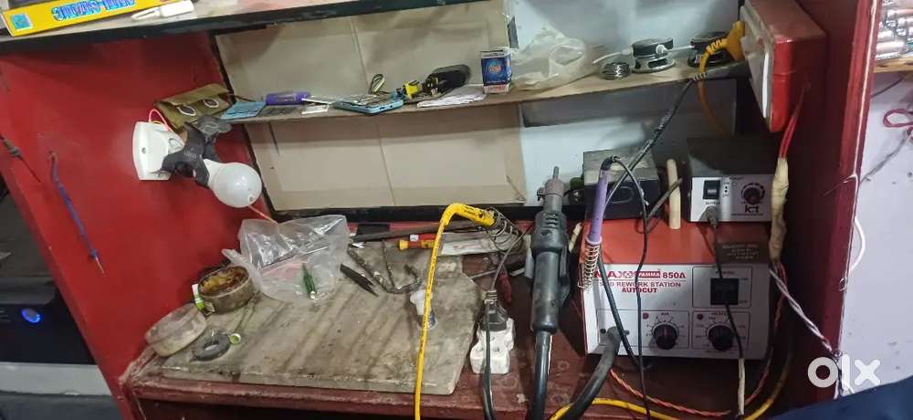 Staff needed for mobile repairing