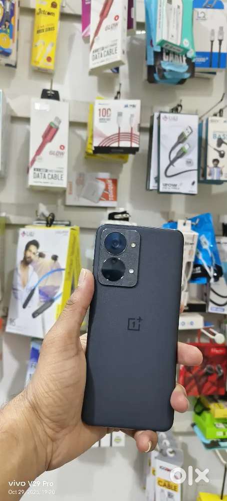 One plus Nord 2T 5g 100 condition