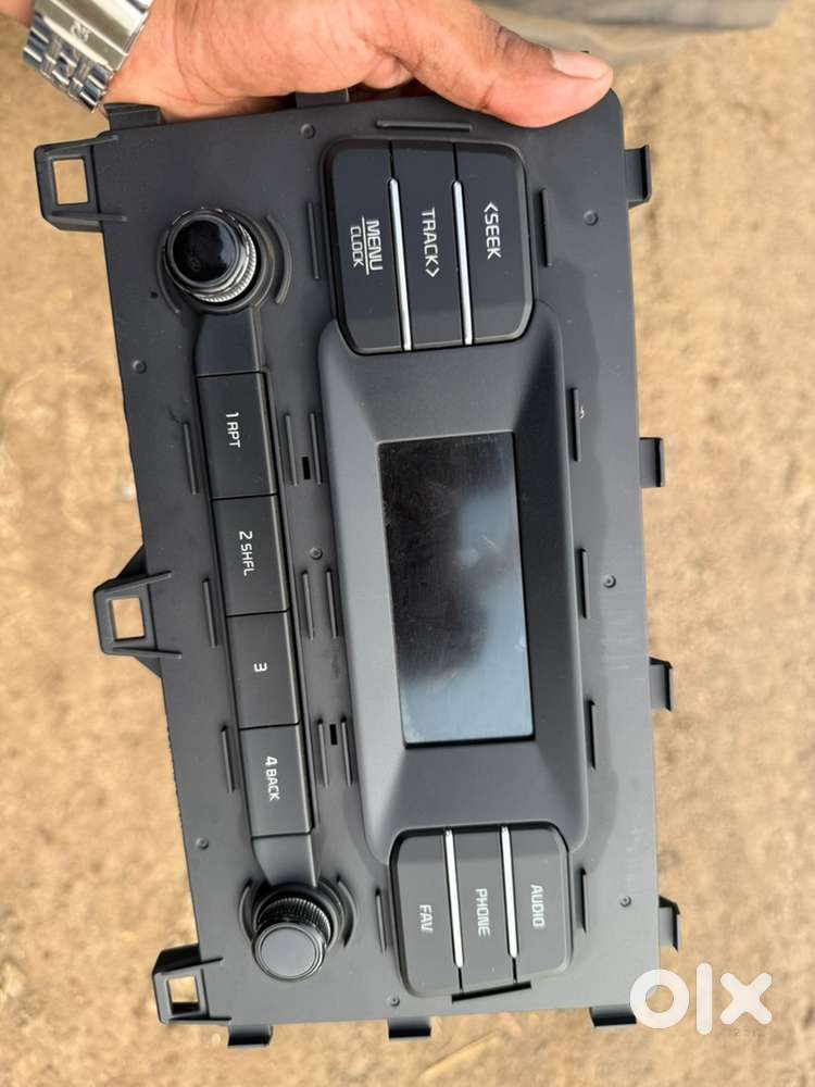 Kia seltos base model stereo