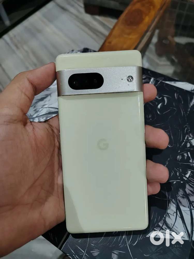 Google pixel 7 128gb/ iPhone 7 64gb